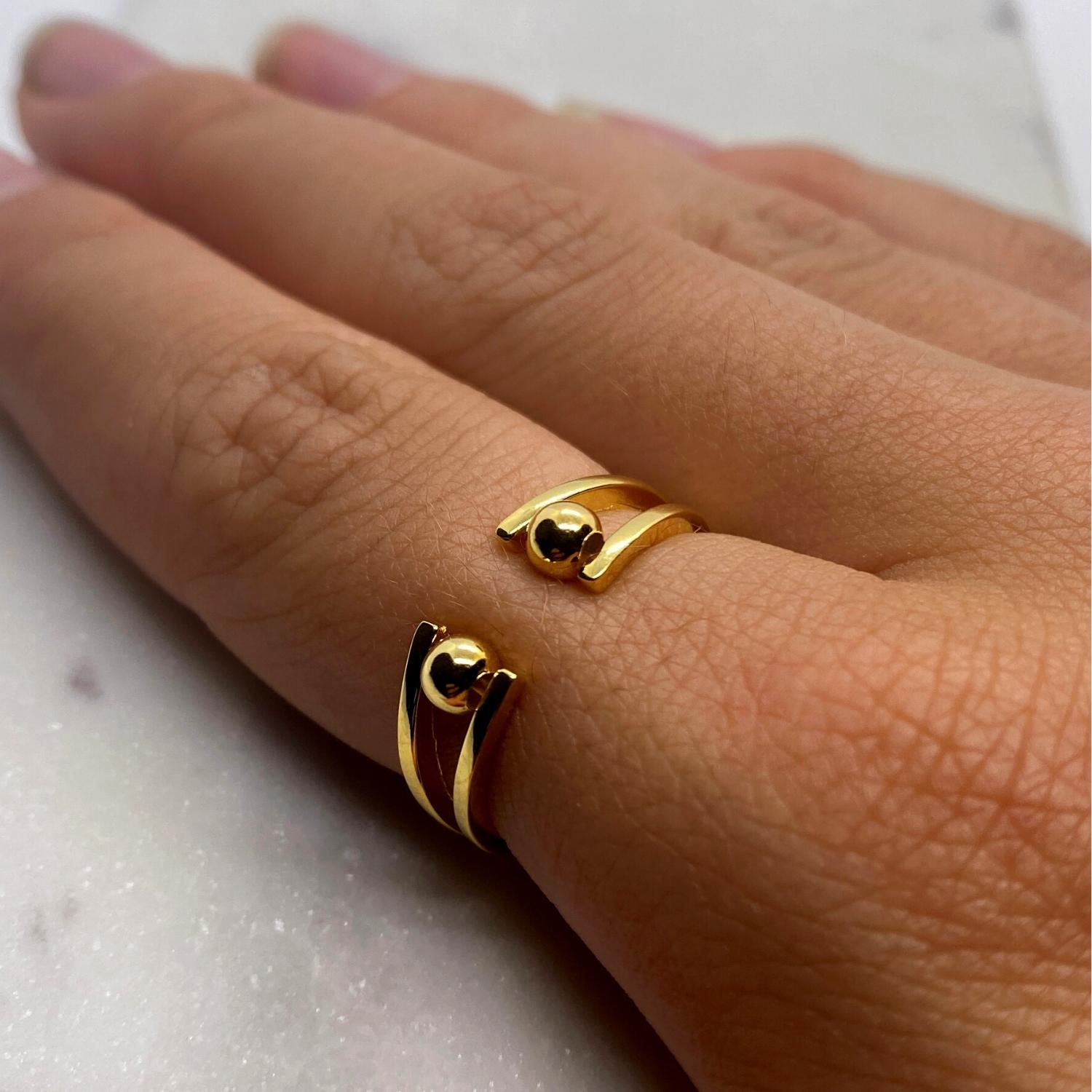 Anxiety Ring Bolletjes Zilver 925 gold plated om vinger