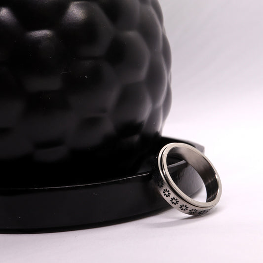 Anxiety Ring (Bloemetjes) Zilver Sfeerbeeld