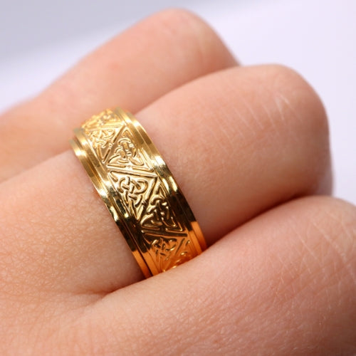 Anxiety ring (Keltisch) Goud om vinger 